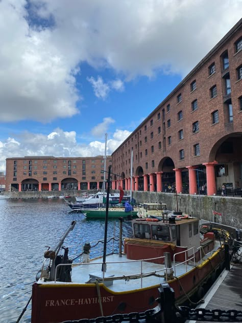 Liverpool Uk Aesthetic, Liverpool England Aesthetic, Liverpool City Aesthetic, Liverpool Aesthetic, Liverpool Uk, Liverpool Town, Summer Abroad, University Of Liverpool, Liverpool Docks