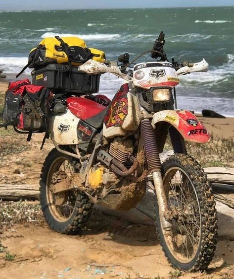 Adventure Bike Motorcycles, Enduro Vintage, Custom Bikes Cafe Racers, Dual Sport Motorcycle, Bike Camping, Enduro Motorcycle, Motorcycle Aesthetic, Honda Bikes, Motorcycle Camping