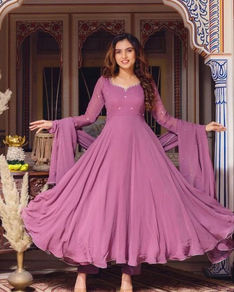 SAVE & SHARE 🛍️ PRICE DROP ⚠️ ₹1050+$ ONLY VIRAL ANARKALI GOWN WITH DUPATTA 💜 PRICE BEFORE : 1250❌ PRICE NOW : 1050 ✅ FABRIC : FAUX GEORGETTE FLAIR : 4.5 MTR SIZE : M TO 2XL FOR BOTTOM EXTRA ₹100 DM TO ORDER 💕 ORIGINAL DRESSES AT AFFORDABLE PRICE 😍 TRUSTED SELLER SINCE 2022 💯 COD & ONLINE PAYMENT ✔️ FOLLOW & JOIN WHATSAPP CHANNEL FOR EXCLUSIVE COLLECTION 😍 MUST CHECK HIGHLIGHTS 💗 . . . . . Meesho sale , meesho anarkali , meesho kurta set ,layout , filter ,poses , aesthetic, caption... Anarkali Gown With Dupatta, Aesthetic Caption, Beautiful Frocks, Long Frock Designs, Simple Lehenga, Gown With Dupatta, Poses Aesthetic, Anarkali Dress Pattern, Indian Bridal Lehenga