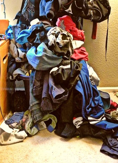 A pile of dirty laundry Dirty Clothes Aesthetic, Clothes Pile Aesthetic, Pile Of Clothes Aesthetic, Dr Room, Pile Of Laundry, Pile Of Clothes, Everyday Photos, Dirty Room, Photo Checklist