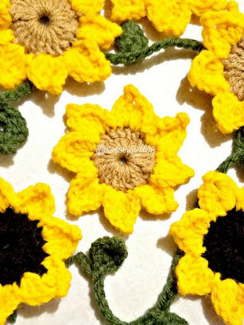 Advertisements Keep the summer with this very easy and spectacular decoration! 2 Round Sunflower w Leafy Vine can be used as a garland, sewn onto blanket, shawl, or whatever you can think of. Big bright flowers are great for beginners, as they use basic stitches. Great if you are a... Crochet Bunting Pattern, Sunflower Ideas, Sunflower Garland, Quick Crochet Gifts, Crochet Autumn, Bunting Pattern, Crochet Yellow, Autumn Scarf, Coasters Crochet