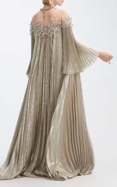 Baby's Breath Silk-Blend Caftan By Oscar De La Renta | Moda Operandi Party Wear Long Gowns, Kaftan Designs, Stylish Party Dresses, فستان سهرة, Fashionista Clothes, Abayas Fashion, Abaya Fashion, Fancy Dresses, Embroidered Dress