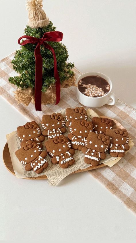 let’s make hello kitty gingerbread cookies 🍪 #gingerbread #hellokitty #sanrio #baking | Instagram Gingerbread Men Designs, Hello Kitty Christmas Cookies, Kawaii Gingerbread, Hello Kitty Gingerbread, Gingerbread Star, Gingerbread Aesthetic, Sanrio Cookies, Bread Man, Gingerbread Party