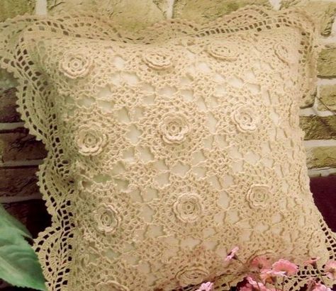 Kamay's® Hand Made Handcraft Crochet Round Cotton Lace Pillowcase Pillow Slip Cover Crochet Pillow Case Pattern, Crochet Pillow Patterns Free, Crochet Pillow Cases, Crochet Cushion Pattern, Beau Crochet, Cushion Cover Pattern, Chunky Crochet Blanket, Lace Pillow, Crochet Pillow Cover