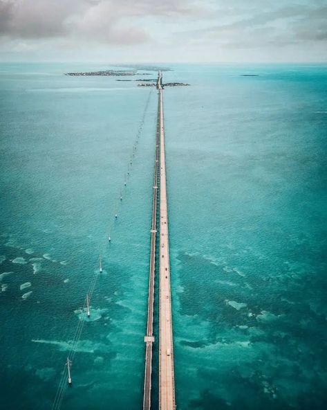 The Ultimate Guide To Key West, Florida | We Are Travel Girls Key Largo Aesthetic, The Keys, Keys Florida, The Keys Florida, Key West Florida Aesthetic, Florida Life, Key West Florida Vacation, Key West Photos, Key West Restaurants