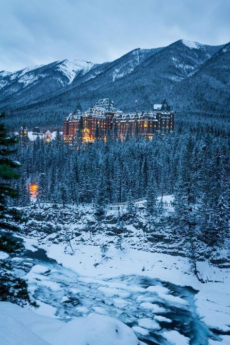 The dreamlike Fairmont Banff Springs Hotel would be the place for a fairytale wedding in Canada Banff Springs Hotel, Fairmont Banff Springs, Fairmont Banff, Banff Canada, Banff Alberta, Park Pictures, Banff National Park, 판타지 아트, Alberta Canada