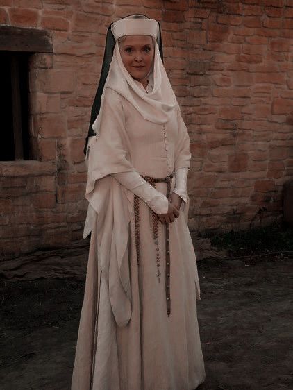 Medieval Dress Peasant, Nun Outfit, Miranda Richardson, Medieval Aesthetic, Medieval Clothes, Middle Age Fashion, Medieval Costume, Medieval Clothing, Medieval Dress