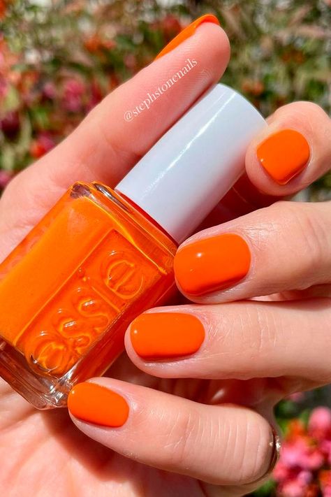 Cute short orange nails with tangerine tease Essie Nail Polish! Orange Nail Polish Aesthetic, Tangerine Gel Nails, Tangerine Color Nails, Tangerine Orange Nails, Tangerine Nail Color, Orange Nail Polish Colors, Orange Nails Spring, Short Gel Tips, Soft Orange Nails