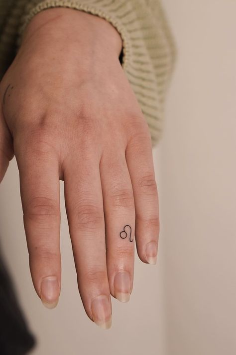 Small Tattoo Leo Zodiac, Leo Tattoo On Finger, Leo Sun Sign Tattoo, Leo Tattoo Finger, Leo Tattoo Hand, Leo Finger Tattoos For Women, Leo Glyph Tattoo, Leo Hand Tattoos For Women, Leo Small Tattoo Ideas