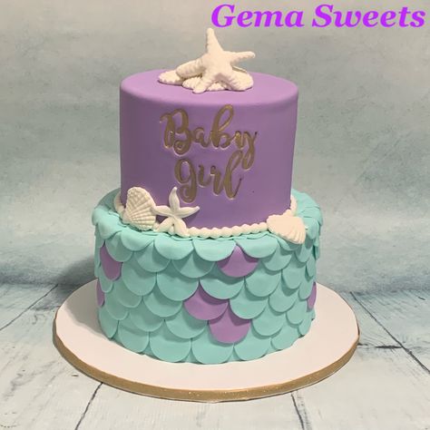 Pregnant Mermaid, Mermaid Baby Shower Cake, Mermaid Baby Shower Theme, Sea Baby Shower, Mermaid Baby, Girl Cupcakes, Mermaid Baby Showers, Mermaid Parties, Mermaid Cakes