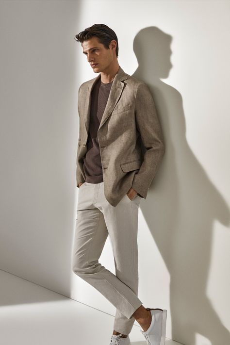 Massimo Dutti spring 2021 collection Massimo Dutti Men Outfit, Massimo Dutti Outfit Men, Male Wedding Guest Outfit Casual, Massimo Dutti Man, Outfit Americana, Massimo Dutti Men, Formal Casual Outfits, Couples Clothes, Older Mens Fashion