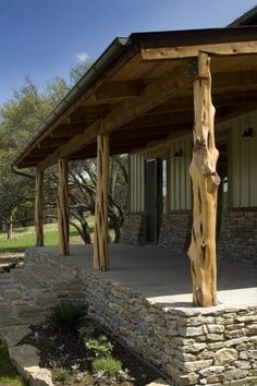 Cedar posts Rustic Porch Ideas, Front Porch Stone, Luxe Christmas, Farmhouse Shiplap, Stone Porches, Ranch Farmhouse, Making Wreaths, Traditional Porch, Porch Design Ideas