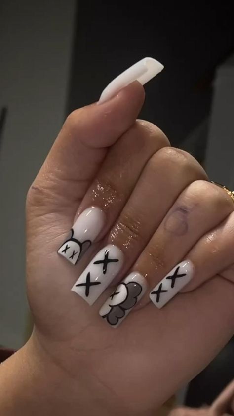 Initial On Acrylic Nail, Tattoos After A Breakup, Nail Inspired Black Women, Klaws Nails Design, Com Des Garcons Nails, Medium Length Birthday Nails, 2025 Nail Trends, Hypebeast Nails, Medium Square Nails Designs