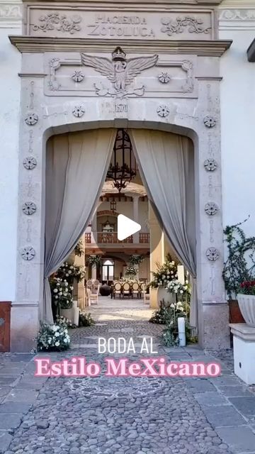 Hacienda Style Party, Hacienda Style Wedding Decorations, Mexican Style Wedding Decorations, Hacienda Wedding Decor, Mexican Wedding Aesthetic, Hacienda Style Wedding, Mexican Wedding Ideas, Mexico Hacienda, Elegant Mexican Wedding