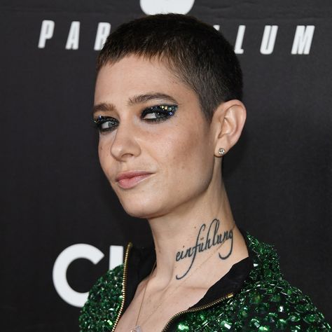 **Asia Kate Dillon** Ancillary Justice, Asia Kate Dillon, Fly Bra, Pastel Witch, Jordan Alexander, Gossip Girl Reboot, Shaving Your Head, Buzz Cuts, Shave Her Head