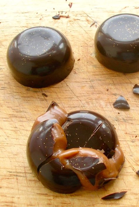 Homemade Chocolate Filling Recipes, Homemade Chocolates In Molds, Passionfruit Caramel, Bon Bon Chocolate, Homemade Chocolate Bonbons, Chocolate Bonbons Recipe, Caramel Truffles, Filled Chocolates, Chocolate Calories