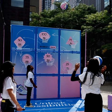 Klarna & Adidas Pop-up - Experiential Activation in Toronto, Canada | The Vendry Basketball Game Booth, Event Experience Ideas, Basketball Activation, Event Activation Ideas, Activation Games, Fun Event Ideas, Experiential Marketing Activations, Experiential Activation, Brand Activation Ideas