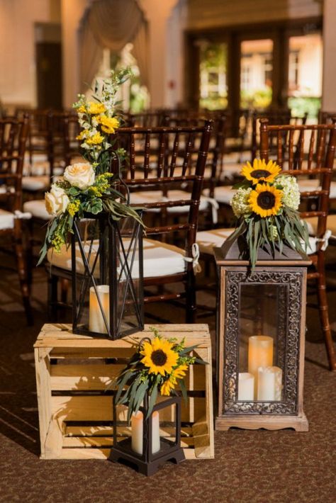 Sunflower Lantern, Sunflower Wedding Centerpieces, Sunflower Wedding Decorations, Rustic Sunflower Wedding, Lantern Centerpiece Wedding, Sunflower Centerpieces, Sunflower Party, Sarasota Wedding, Sunflower Themed Wedding