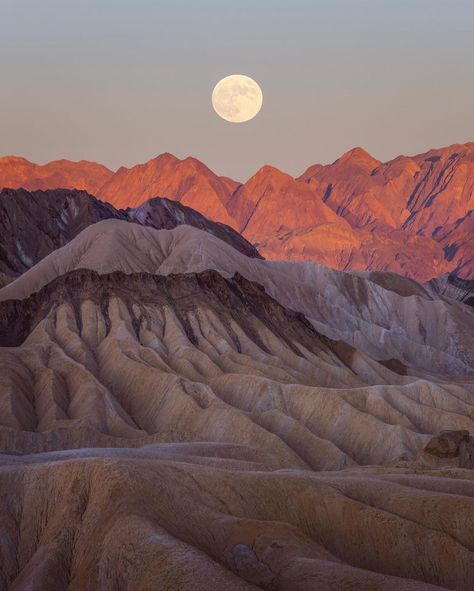 Full Wolf Moon, Zabriskie Point, Desert Aesthetic, 5d Mark Iv, West Coast Road Trip, Moon Setting, Lightroom Classic, Pretty Landscapes, Wolf Moon