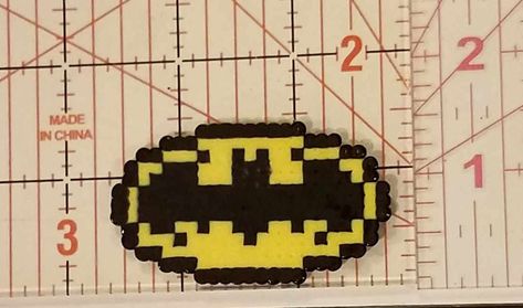 Batman logo made out of perler beads Dc Perler Beads, Batman Perler Beads, Perler Templates, Pyssla Ideas, Perler Creations, Pixel Beads, Perler Ideas, Kandi Ideas, Beading For Kids