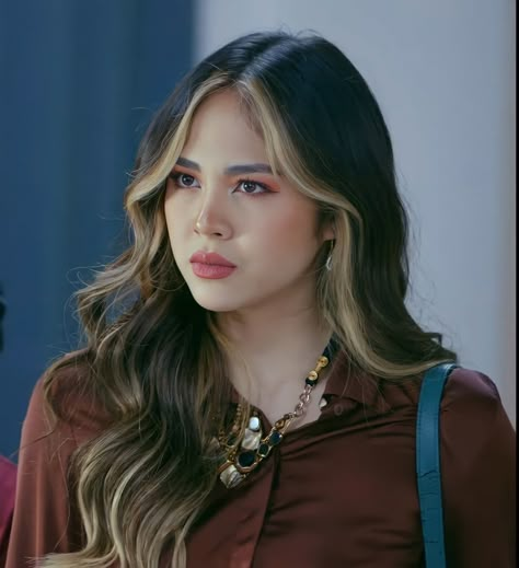 Janella Salvador Hair, Filipino Celebrities, Janella Salvador, Hair Color Underneath, Hair Color Chocolate, Brown Hair Inspo, Honey Hair, Hair Color Purple, Brown Hair With Highlights