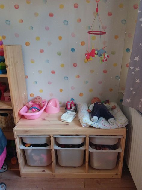 Doll Nursery Playroom, Home Corner Ideas Early Years, Toy Room Storage, Doll Storage, Baby Doll Nursery, Toddler Playroom, Ikea Kids, Kids Bedroom Inspiration, Playroom Organization