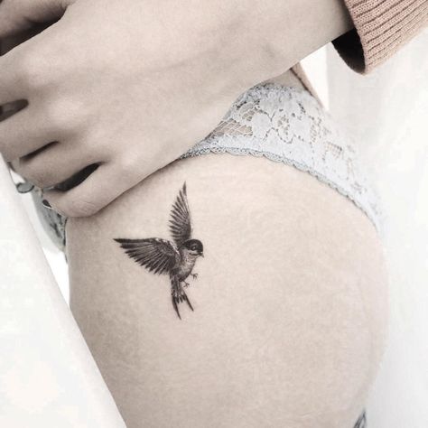 Bird Shoulder Tattoos For Women, Birds Tattoo Shoulder, Sparrow Tattoo Ideas, Small Sparrow Tattoos, Sparrow Tattoos, Bird Hand Tattoo, Sparrow Tattoo Design, Tattoos 2023, Inspiring Tattoos