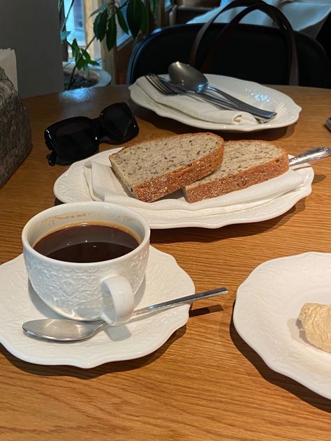 #restaurant #coffee #bread #aesthetic #vibes #sunglasses #style #inspiration #instagram #breakfast Bread Aesthetic, Coffee Bread, Instagram Breakfast, At The Restaurant, Sunglasses Style, Inspiration Instagram, Aesthetic Vibes, The Restaurant, Coffee Shop