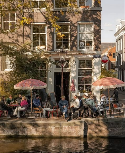 Amsterdam Cafe, Countries To Visit, Dream Places, Cool Places, City Girl, Oh The Places Youll Go, Utrecht, Pretty Places, Travel Inspo