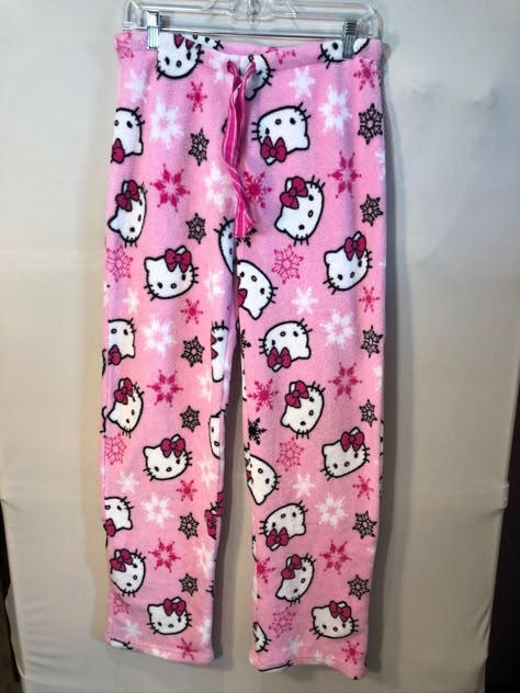 Kitty Clothes, Charmmy Kitty, Hello Kitty Clothes, Cute Pjs, Hello Kitty Aesthetic, Pink Hello Kitty, Cute Pajamas, Hello Kitty Items, Hello Kitty Collection