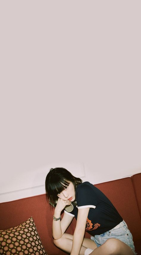 Actors Aesthetic, Taeyeon Snsd, Artistic Wallpaper, Kim Taeyeon, Korean Aesthetic, Homescreen Wallpaper, Pop Artist, Aesthetic Iphone Wallpaper, Girls Generation