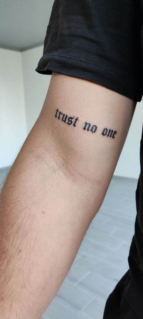 Tattoo Ideas For Women Trust No One Tatoos, Trust On One Tattoo, Trust No One Tattoo Neck, Trust No One Neck Tattoo, Never Trust Tattoo, 4cm Tattoo Ideas, Trust No One Tattoo Ideas For Men, Tato Text, 11 59 Tattoo