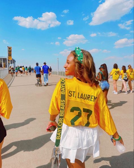 Baylor Football Game Outfit, Green Gameday Outfit, Green Game Day Outfit, Baylor Game Day Outfit, Baylor Gameday Outfit, Baylor Outfits, Baylor Football, Gameday Fits, Yellow Aura