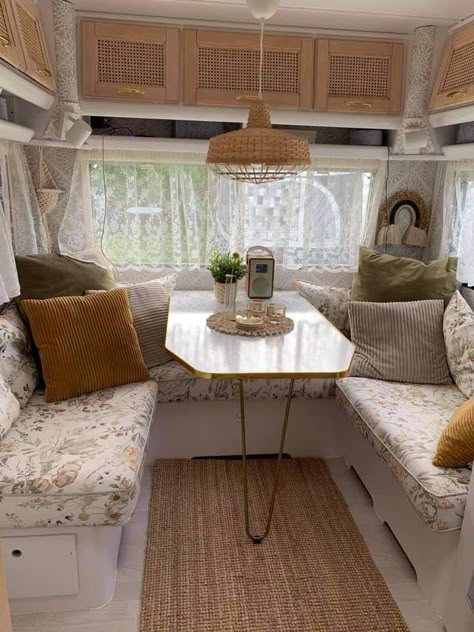 Caravan Interior Makeover, Vintage Trailer Remodel, Popup Camper Remodel, Traveling Aesthetic, Caravan Home, Rv Interior Remodel, Caravan Decor, Camper Interior Design, Tiny House Camper