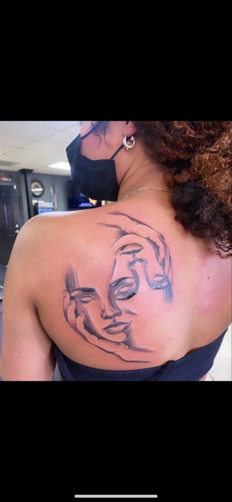 Gemini Neck Tattoo, Gemini Back Tattoo Women, Gemini Back Tattoos, Gemini Photoshoot Ideas, Skull Face Tattoo, Gemini Tattoo Designs, Face Tattoos For Women, Cute Typography, Gemini Tattoo