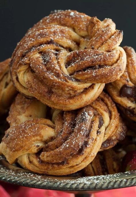 Russian Pastries, Russian Food, Chocolate Pastry, Chocolate Cinnamon, Sweet Roll, European Food, Bread And Pastries, Russian Recipes, Eat Smarter