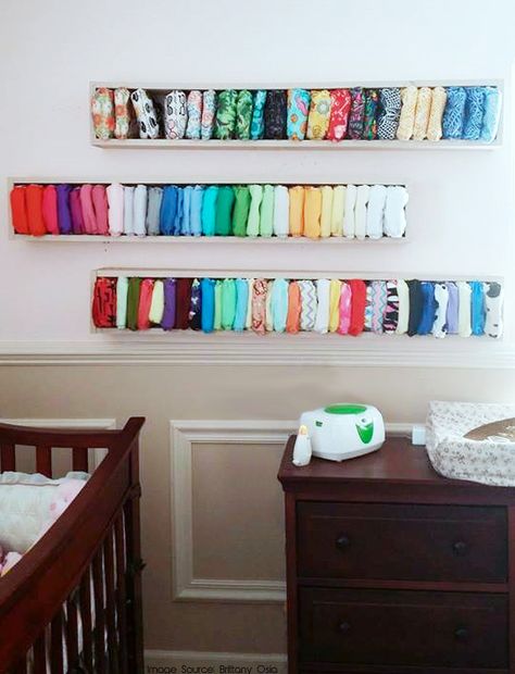 Diaper Storage Ideas, Cloth Diaper Organization, Nursery Storage Ideas, Cloth Diaper Storage, Diy Cloth Diapers, Table Baby, Baby Nursery Diy, Diaper Storage, Diaper Changing Station