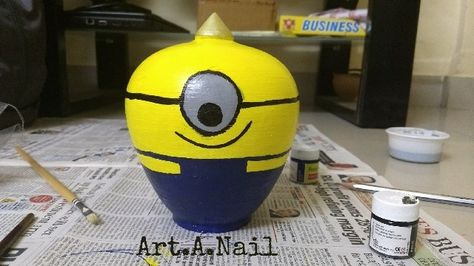 Hand painted Minion piggy bank (clay). :D  #minion #piggy #bank #diy #handpainted #art #acrylic Paint Piggy Bank, Piggy Bank Painting Ideas, Piggy Bank Diy, Pot Art, Flower Pot Art, Illustration Fashion Design, Illustration Fashion, Diy Clay Crafts, Art Drawings For Kids