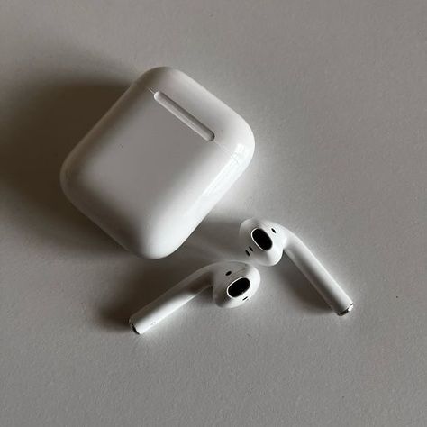 Airpods 1st Generation, Airpods Aesthetic, Airpods Apple, Batman Kids, Airpods 2, Apple Air, Xmas List, Air Pods, Iphone Photos