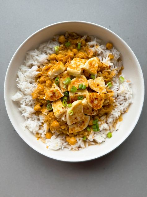 Butter Halloumi Curry | Harvest Table Nutrition Butter Halloumi Curry, Butter Halloumi, Halloumi Curry, Holiday Mocktail, Filling Snacks, Vegetarian Protein, Meatless Mondays, Red Curry Paste, Harvest Table