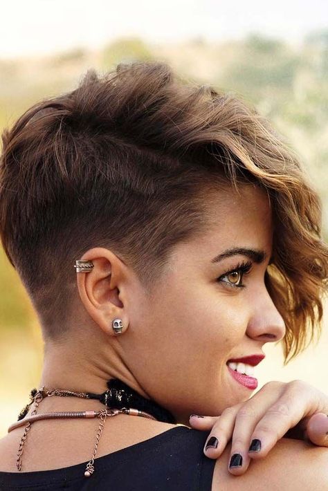 If you think that the low fade haircut can suit men only, you are missing out! We prepared the latest faded cut ideas for women you could ever imagine. It’ time to bring one of these cuties to life! #lowfadehaircut #fadehaircut #womenhaircut Fade Haircut Women, Hair Myth, Undercut Fade, Low Fade Haircut, Asymmetrical Haircut, Taper Fade Haircut, Tapered Haircut, Shorter Hair, Coloured Hair