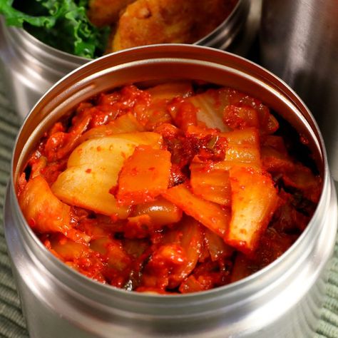 Stir-fried kimchi (Kimchi-bokkeum: 김치볶음) Fried Kimchi, Stir Fry Kimchi, Maangchi Recipes, Korean Stir Fry, Sweet Fries, Healthy Munchies, Fermented Kimchi, Spicy Rice, Kimchi Recipe