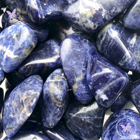 Sodalite Healing Properties | Sodalite Meaning | Benefits Of Sodalite | Metaphysical Properties Of Sodalite | Charms Of Light - Healing Sodalite Meaning, Light Healing, Sodalite Jewelry, Sodalite Necklace, Sodalite Crystal, Strengths And Weaknesses, Zodiac Stones, Healing Jewelry, Throat Chakra