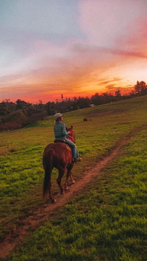 Trail Ride Aesthetic, Trail Riding Aesthetic, Horse Rider Aesthetic, Western Horse Riding Aesthetic, Horse Trail Ride, Aesthetic Horse Riding, Horseback Riding Aesthetic, Kat Singleton, Riding Aesthetic