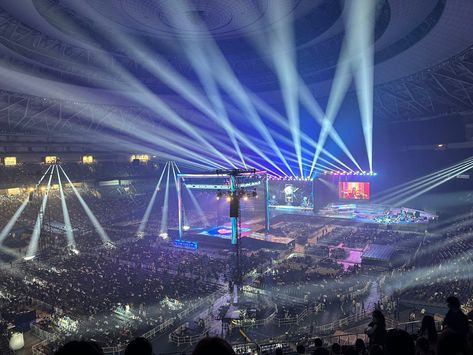 Mama Awards Stage, Mama 2024 Kpop, Award Show Aesthetic, Kpop Award Show, Kyocera Dome Osaka, 2022 Mama Awards, Idol Life, Kpop Concert, Mama Awards