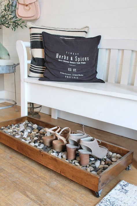 Entryway Shoe, Summer Home Decor, Summer Decorating, Entryway Furniture, Front Entry, Simple Ideas, Shoe Organizer, Easy Summer, Shoe Storage