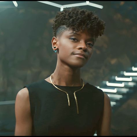 Zuri Black Panther, Letitia Wright Hairstyle, Suri Black Panther, Black Panther Sister, Letitia Wright Aesthetic, Letitia Wright Wallpaper, Black Panther Women, Shuri Icon, Shuri Wakanda Forever