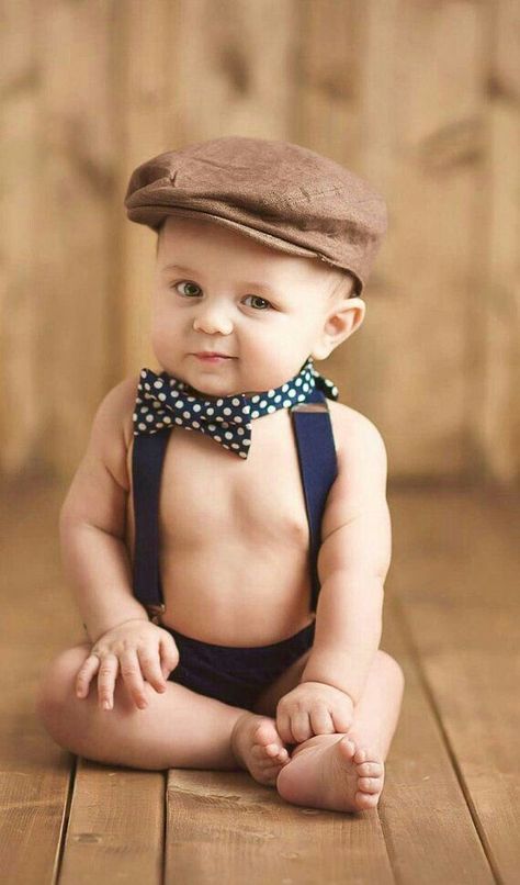 Baby boy photo idea 6 Month Baby Picture Ideas, Boy Photo Shoot, Baby Fotografie, Baby Sitting, Baby Photoshoot Boy, Baby Boy Pictures, Baby Boy Photography, Baby Boy Photos, Foto Baby