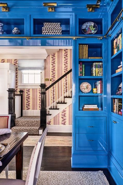 blue lacquer home library Blue Built In Bookcase, Home Study Design, Fine Paints Of Europe, Boy Bedrooms, Media Room Design, Compact House, Library Wall, Bookcase Design, Home Library Design