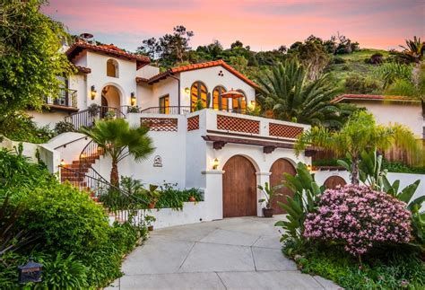 Mediterranean Exterior Homes, Spanish Mansion, Spanish Colonial Revival, Hacienda Homes, Mediterranean Exterior, Hacienda Style Homes, Mansion Exterior, Exterior House Remodel, Spanish Villa